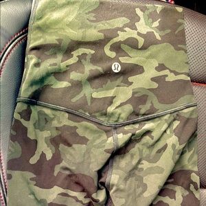 Lululemon Align Shorts in Dark Camo - Size 0 - NWOT